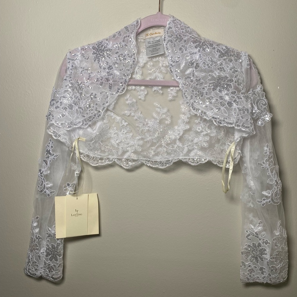 Elegant White Lace Bridal Wrap Dress topper NWT - Picture 3 of 4
